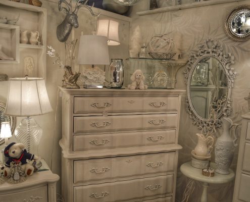 dresser-1574750_1920