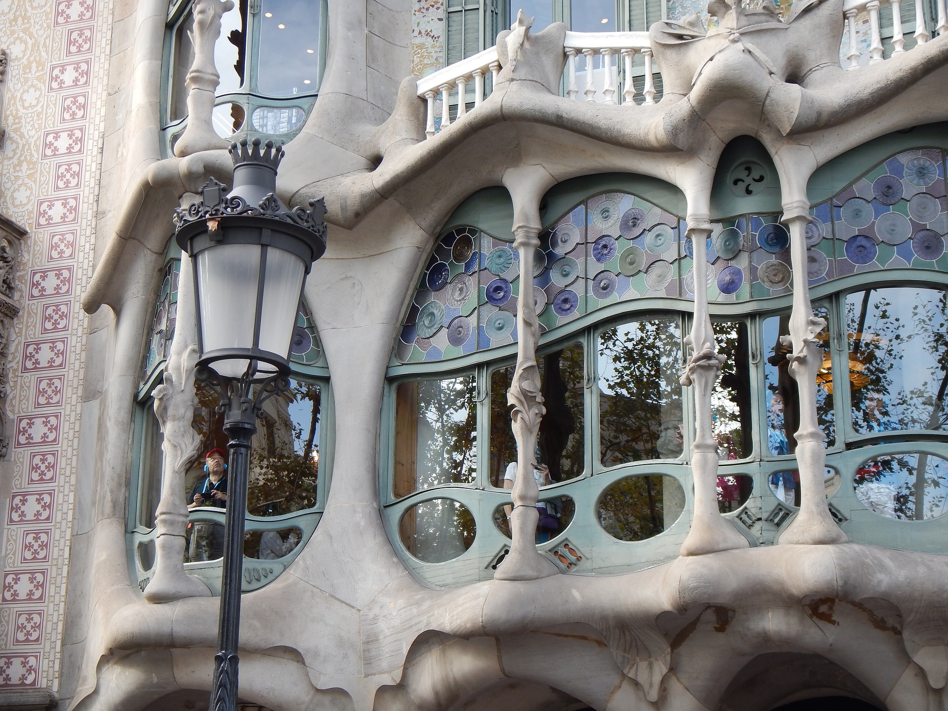 gaudi-batllo-house-1725806_1920